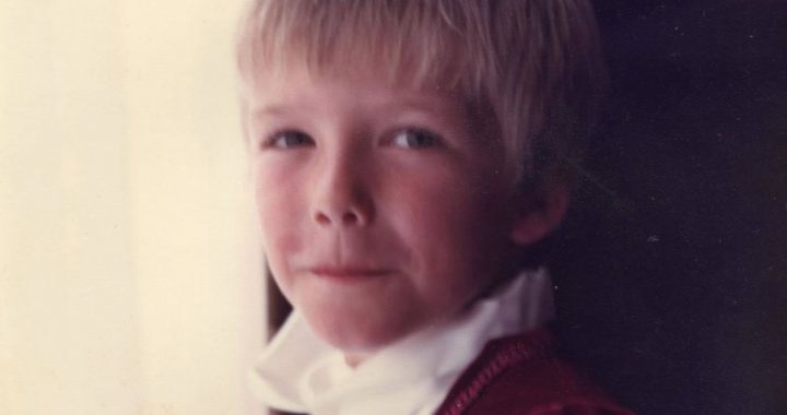 Celebrity throwback photos: Guess who!