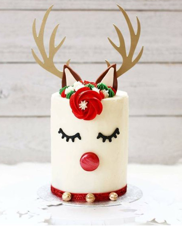 Our New Obsession: Adorable Reindeer Cakes! - B. Lovely Events